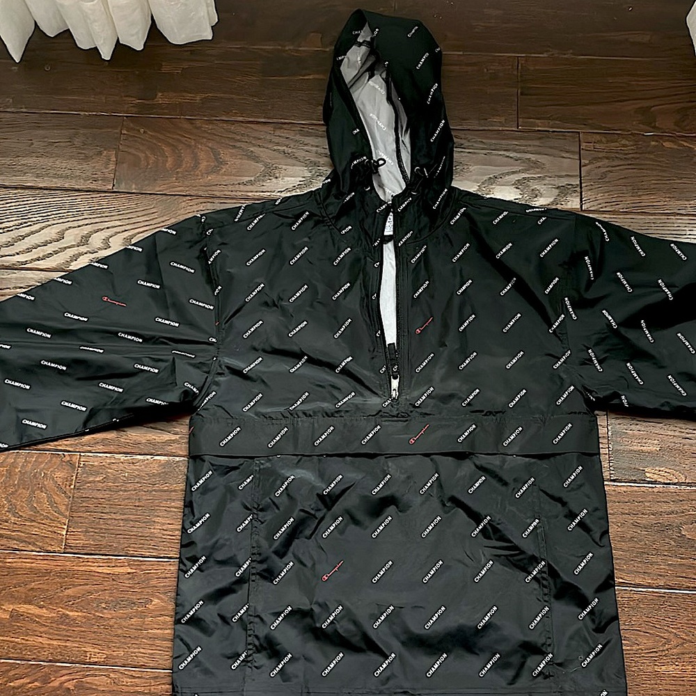 Champion I’ll over windbreaker